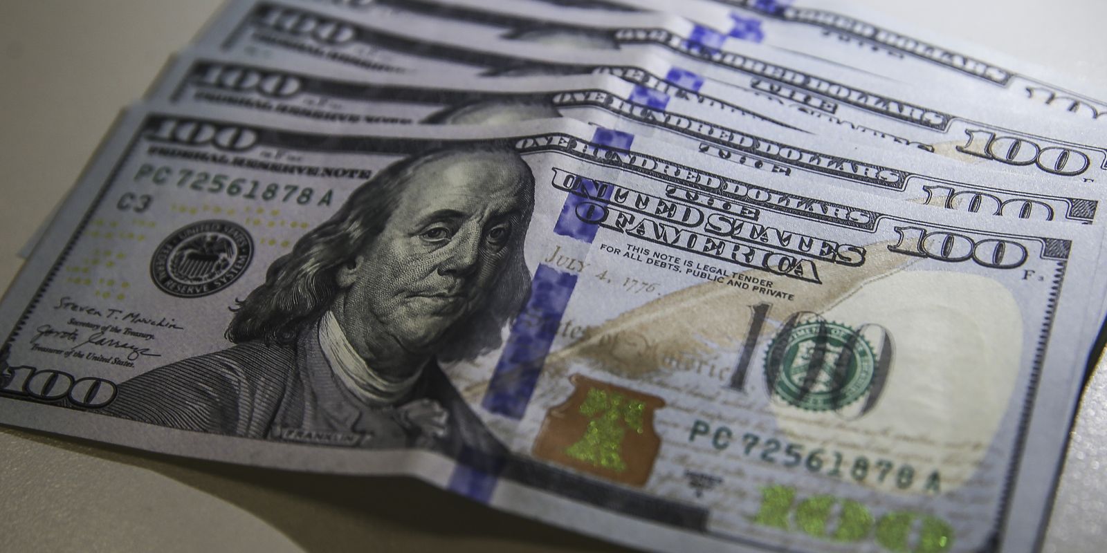 Ataque especulativo pode explicar alta do dólar, dizem economistas