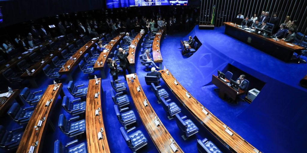 Senado segue Câmara e também derruba decreto do IOF