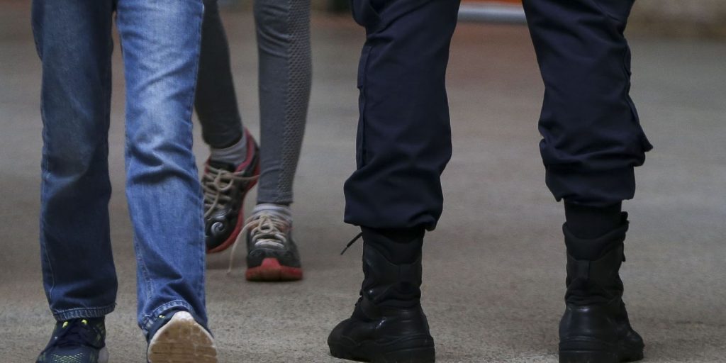 SP: governo vai recorrer para contratar PMs como monitores de escolas