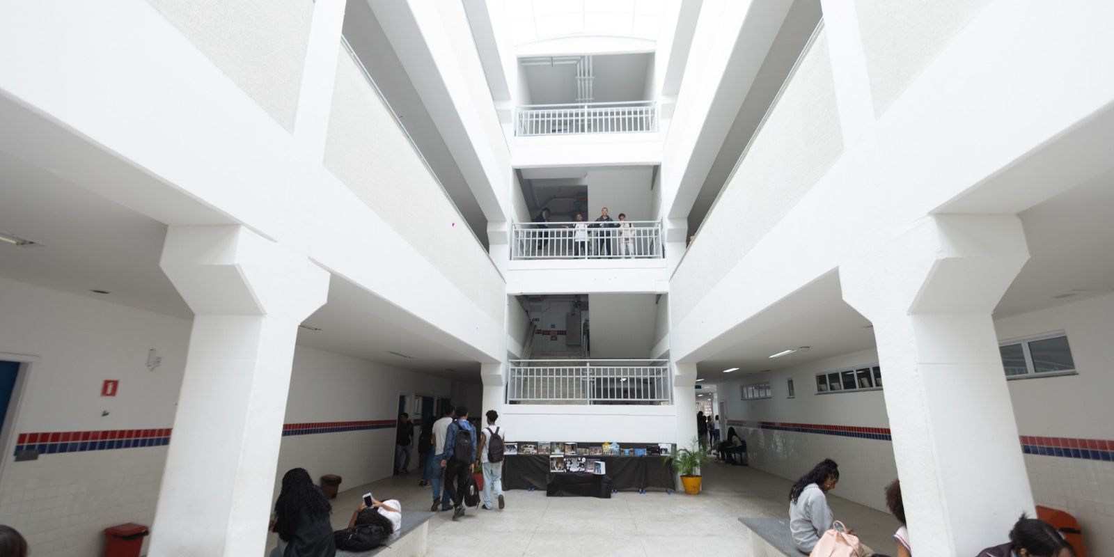 Escola em tempo integral deve ter jornada mínima de 35 horas semanais