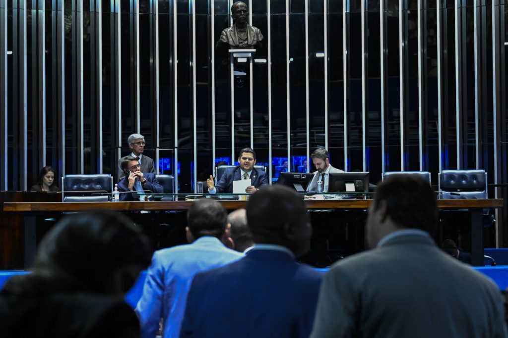 Senado aprova PL da proteção de crianças no ambiente digital